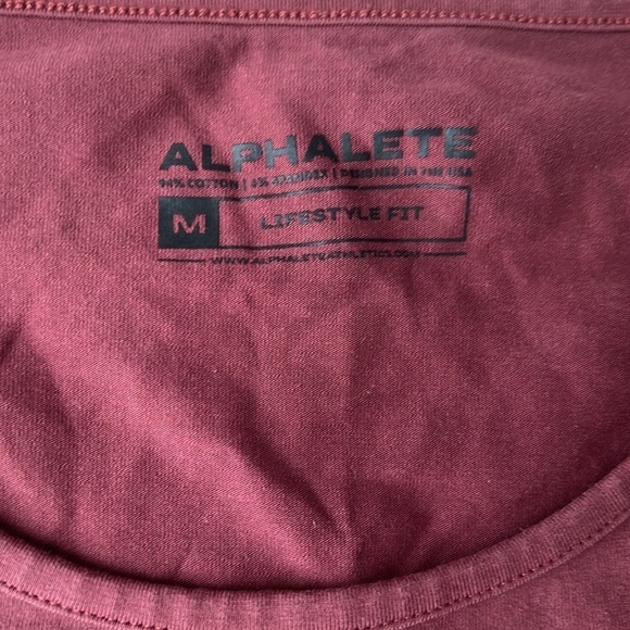Alphalete Lifestyle Fit Long Sleeve Curve Hem Red T Shirt - Picture 4 of 7